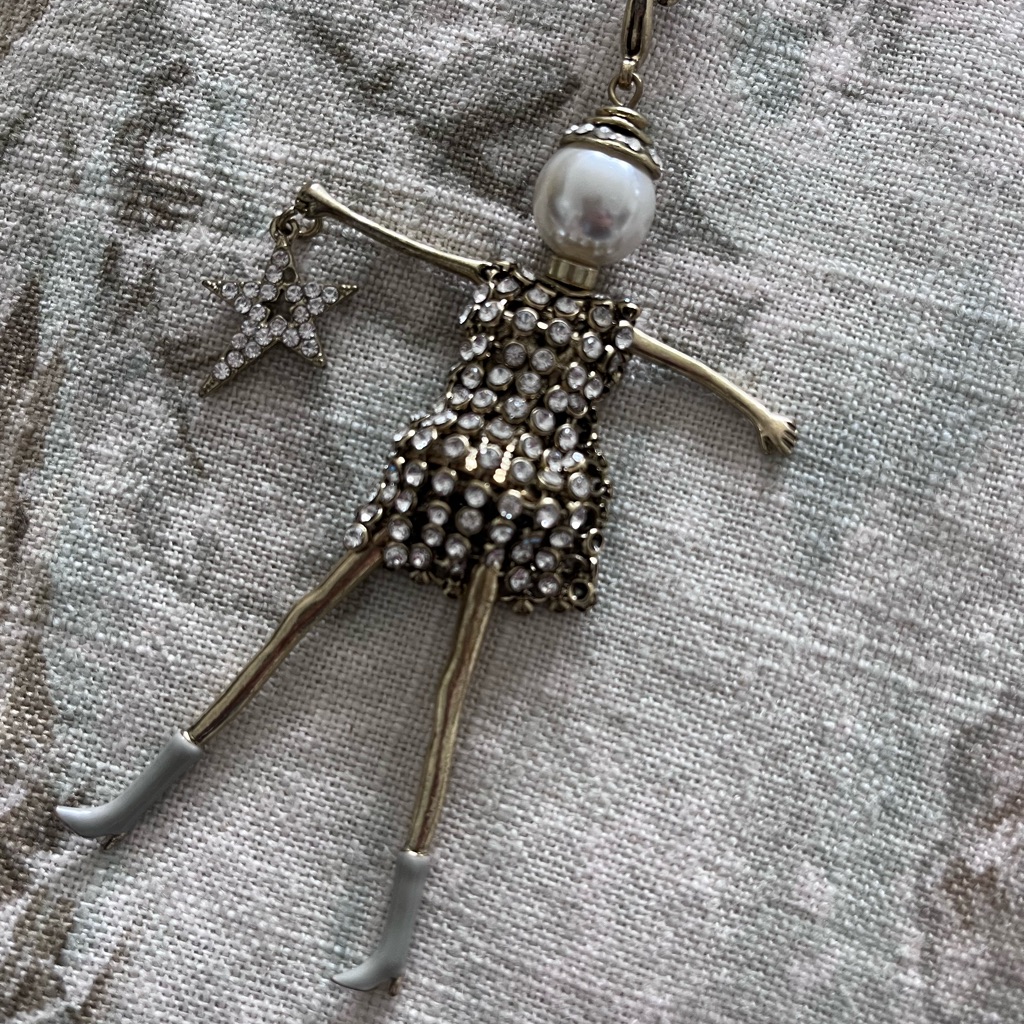 Paris Brand Shopper Pendant